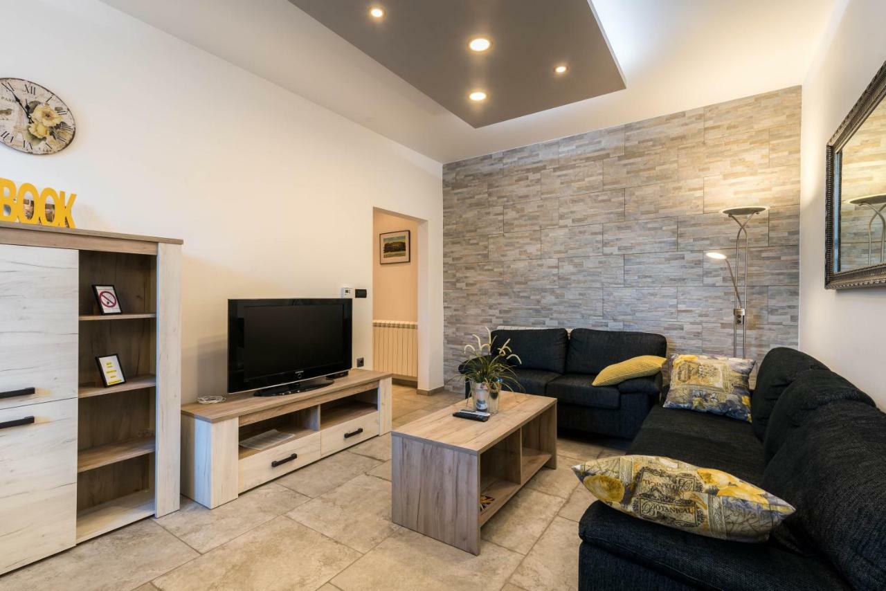 Apartment Goga Pula Ngoại thất bức ảnh